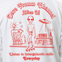 画像をギャラリービューアに読み込む, Alien Town Long Sleeve Tee