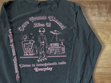 画像をギャラリービューアに読み込む, Alien Town Long Sleeve Tee