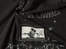 画像をギャラリービューアに読み込む, New!! Alien Town drive-in theater T-Shirt
