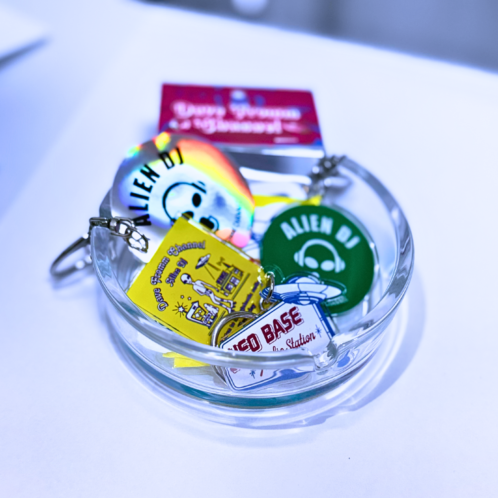 ALIEN DJ Ashtray / エイリアンDJ オリジナル灰皿 – Alien Club Store